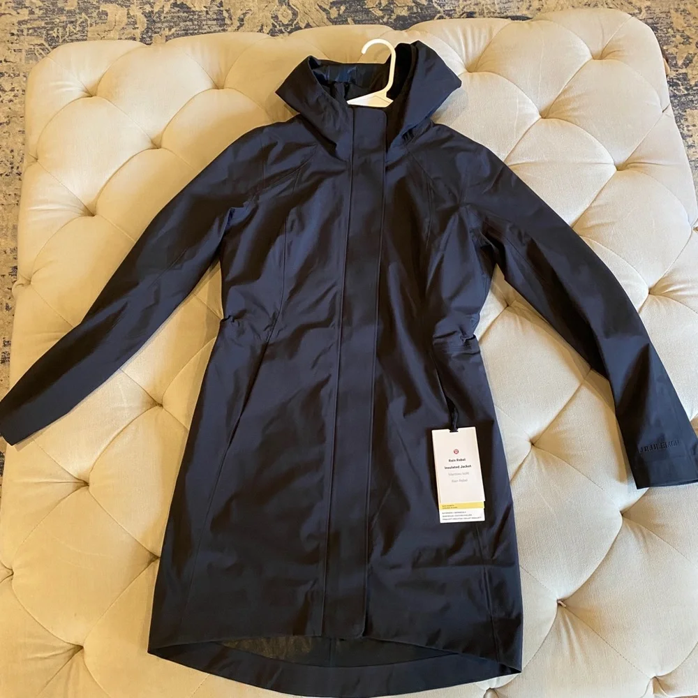 New with Tags — Lululemon - Rain Rebel Insulated Jacket- Size 4 - Black - Picture 3 of 10